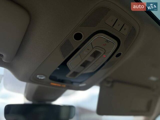 Білий Ауді Ку 5, об'ємом двигуна 2 л та пробігом 215 тис. км за 22000 $, фото 36 на Automoto.ua