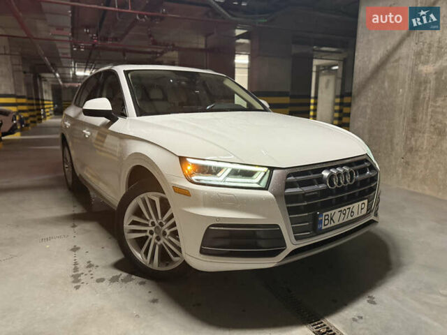 Ауді Ку 5 2017 у Рівному на Automoto.ua Білий Ауді Ку 5, об'ємом двигуна 1.98 л та пробігом 146 тис. км за 23900 $, фото 19 на Automoto.ua