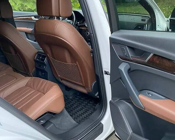 Белый Ауди Ку 5, объемом двигателя 1.98 л и пробегом 145 тыс. км за 25700 $, фото 7 на Automoto.ua