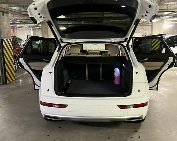 Белый Ауди Ку 5, объемом двигателя 1.98 л и пробегом 95 тыс. км за 21000 $, фото 4 на Automoto.ua