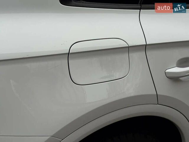 Белый Ауди Ку 5, объемом двигателя 1.98 л и пробегом 200 тыс. км за 22499 $, фото 30 на Automoto.ua