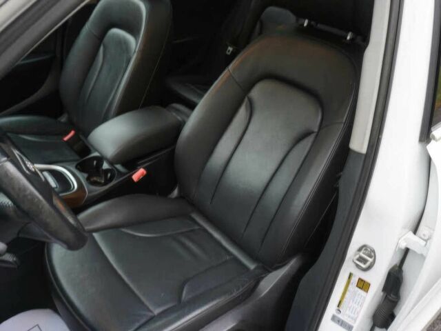 Белый Ауди Ку 5, объемом двигателя 2 л и пробегом 62 тыс. км за 15500 $, фото 6 на Automoto.ua