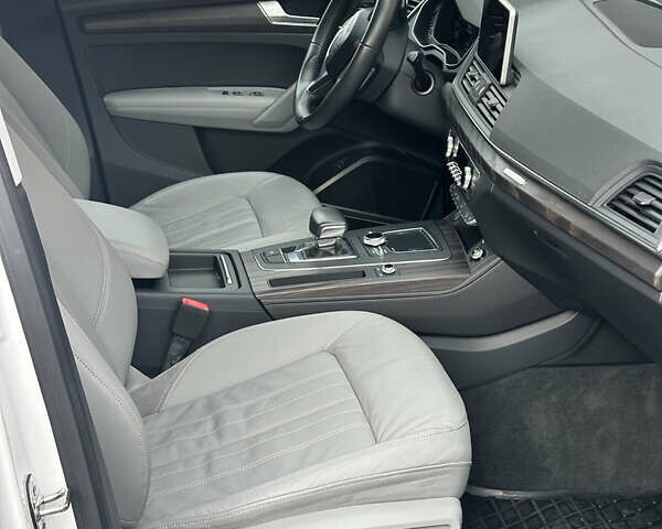 Белый Ауди Ку 5, объемом двигателя 1.98 л и пробегом 74 тыс. км за 26500 $, фото 49 на Automoto.ua