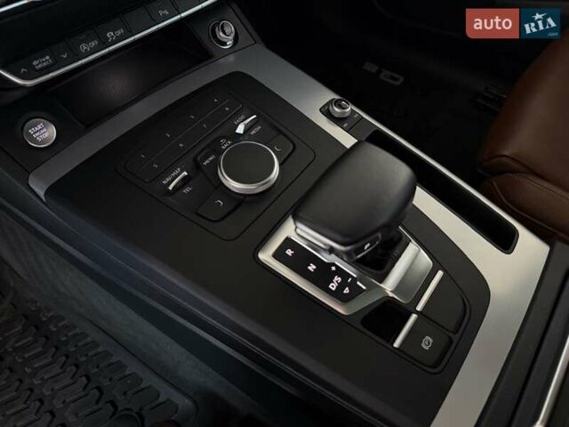 Белый Ауди Ку 5, объемом двигателя 1.97 л и пробегом 105 тыс. км за 32500 $, фото 7 на Automoto.ua