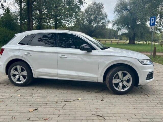 Білий Ауді Ку 5, об'ємом двигуна 2 л та пробігом 90 тис. км за 13000 $, фото 3 на Automoto.ua