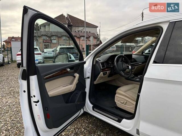 Білий Ауді Ку 5, об'ємом двигуна 2 л та пробігом 215 тис. км за 21800 $, фото 17 на Automoto.ua