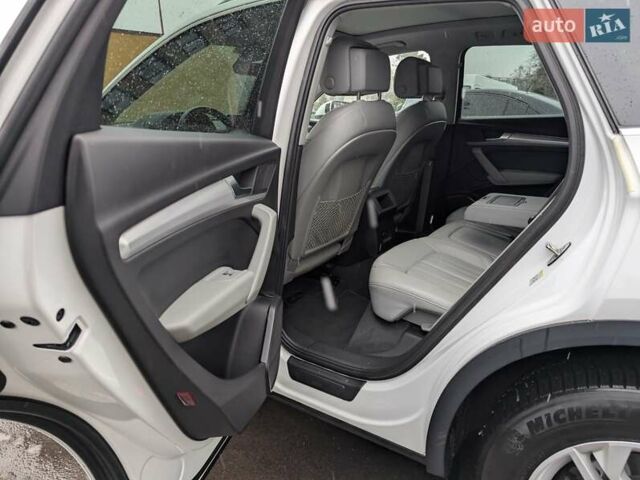 Білий Ауді Ку 5, об'ємом двигуна 2 л та пробігом 199 тис. км за 29999 $, фото 21 на Automoto.ua