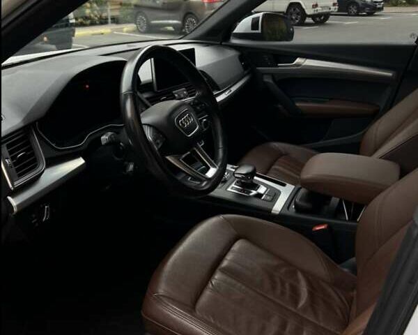 Ауді Ку 5 2017 у Львові на Automoto.ua Білий Ауді Ку 5, об'ємом двигуна 1.98 л та пробігом 99 тис. км за 25800 $, фото 6 на Automoto.ua