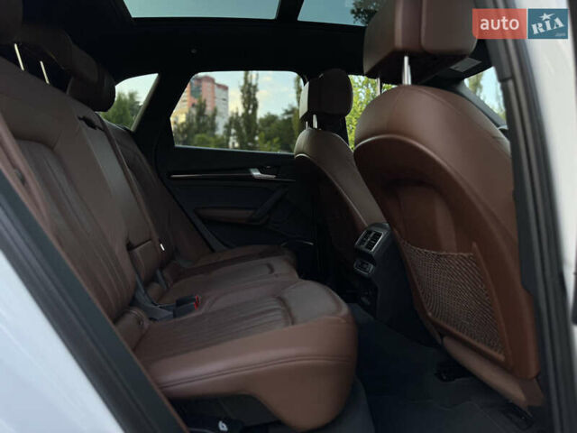 Белый Ауди Ку 5, объемом двигателя 2 л и пробегом 127 тыс. км за 24900 $, фото 64 на Automoto.ua