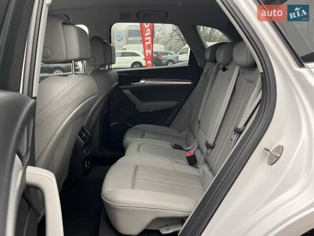 Белый Ауди Ку 5, объемом двигателя 1.98 л и пробегом 104 тыс. км за 36000 $, фото 22 на Automoto.ua