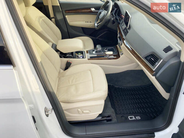 Белый Ауди Ку 5, объемом двигателя 2 л и пробегом 173 тыс. км за 24900 $, фото 31 на Automoto.ua