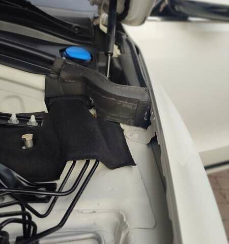 Білий Ауді Ку 5, об'ємом двигуна 1.98 л та пробігом 225 тис. км за 15900 $, фото 18 на Automoto.ua