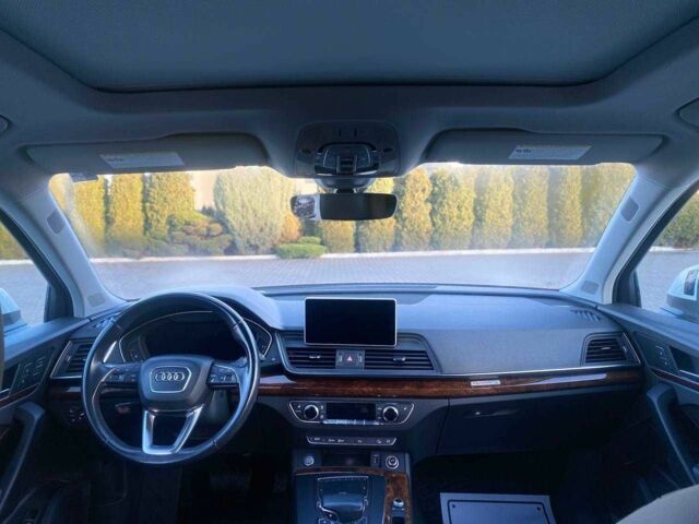 Білий Ауді Ку 5, об'ємом двигуна 2 л та пробігом 189 тис. км за 21800 $, фото 13 на Automoto.ua