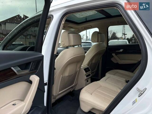 Білий Ауді Ку 5, об'ємом двигуна 2 л та пробігом 215 тис. км за 21800 $, фото 55 на Automoto.ua