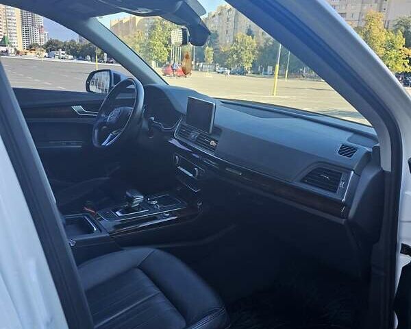 Білий Ауді Ку 5, об'ємом двигуна 1.98 л та пробігом 66 тис. км за 26000 $, фото 29 на Automoto.ua