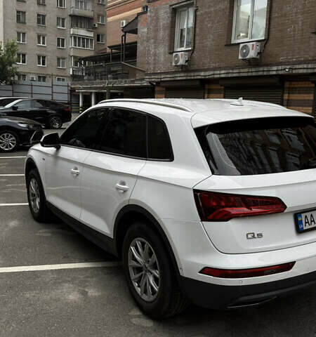 Білий Ауді Ку 5, об'ємом двигуна 1.97 л та пробігом 162 тис. км за 30200 $, фото 3 на Automoto.ua