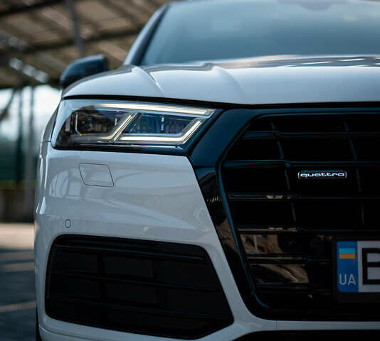 Белый Ауди Ку 5, объемом двигателя 1.98 л и пробегом 128 тыс. км за 23000 $, фото 2 на Automoto.ua