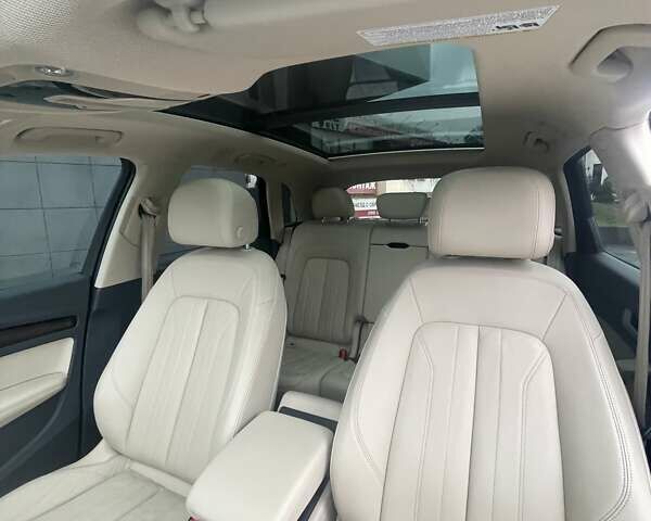 Белый Ауди Ку 5, объемом двигателя 2 л и пробегом 54 тыс. км за 27500 $, фото 16 на Automoto.ua