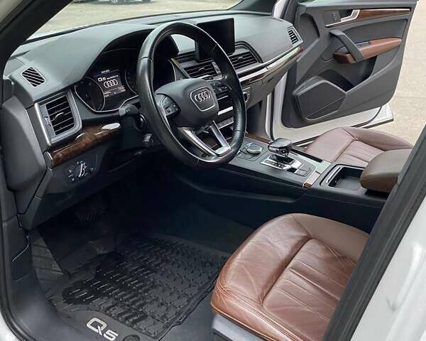 Белый Ауди Ку 5, объемом двигателя 1.98 л и пробегом 145 тыс. км за 25700 $, фото 8 на Automoto.ua