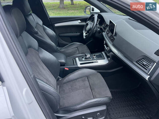 Белый Ауди Ку 5, объемом двигателя 1.97 л и пробегом 139 тыс. км за 28800 $, фото 64 на Automoto.ua