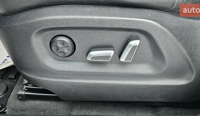 Білий Ауді Ку 5, об'ємом двигуна 2 л та пробігом 206 тис. км за 18500 $, фото 25 на Automoto.ua