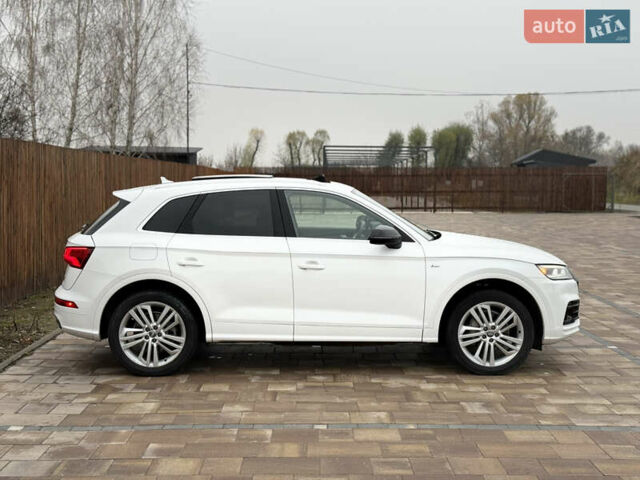 Белый Ауди Ку 5, объемом двигателя 1.98 л и пробегом 60 тыс. км за 26900 $, фото 6 на Automoto.ua