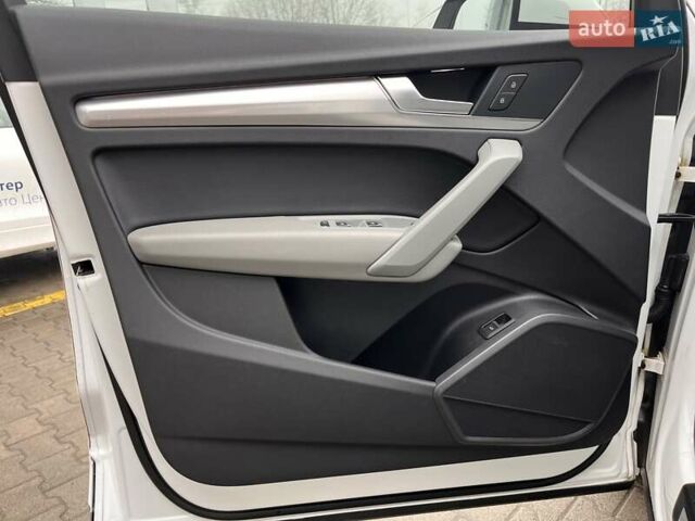 Белый Ауди Ку 5, объемом двигателя 1.98 л и пробегом 104 тыс. км за 36000 $, фото 9 на Automoto.ua