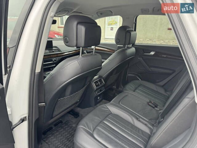 Белый Ауди Ку 5, объемом двигателя 1.98 л и пробегом 238 тыс. км за 18500 $, фото 29 на Automoto.ua