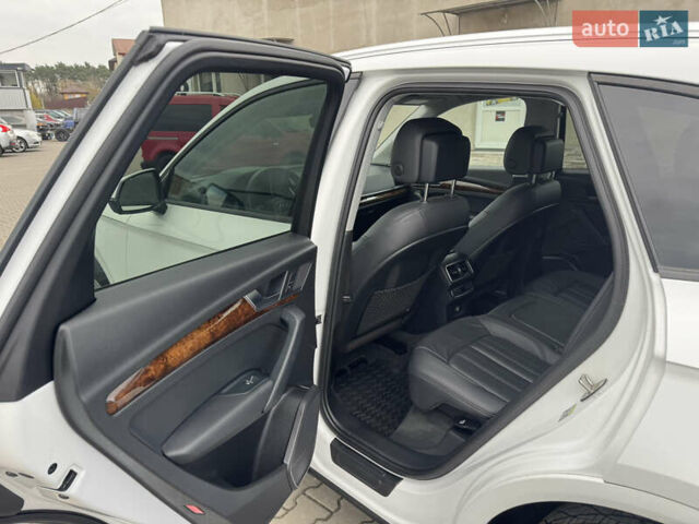 Белый Ауди Ку 5, объемом двигателя 1.98 л и пробегом 238 тыс. км за 18500 $, фото 27 на Automoto.ua