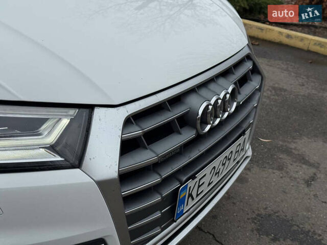 Белый Ауди Ку 5, объемом двигателя 1.98 л и пробегом 200 тыс. км за 22499 $, фото 39 на Automoto.ua