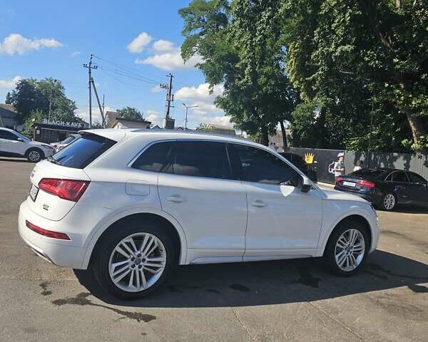 Білий Ауді Ку 5, об'ємом двигуна 1.98 л та пробігом 66 тис. км за 26000 $, фото 14 на Automoto.ua