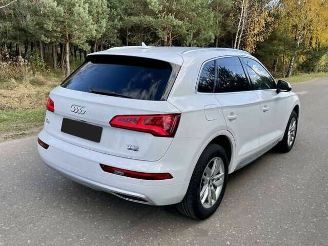 Білий Ауді Ку 5, об'ємом двигуна 2 л та пробігом 71 тис. км за 17600 $, фото 15 на Automoto.ua