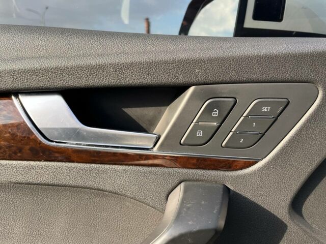 Белый Ауди Ку 5, объемом двигателя 2 л и пробегом 187 тыс. км за 27300 $, фото 33 на Automoto.ua