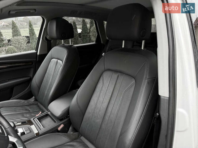 Белый Ауди Ку 5, объемом двигателя 2 л и пробегом 171 тыс. км за 21500 $, фото 24 на Automoto.ua