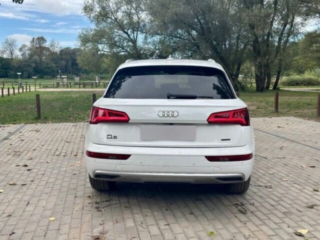 Білий Ауді Ку 5, об'ємом двигуна 2 л та пробігом 90 тис. км за 13000 $, фото 6 на Automoto.ua