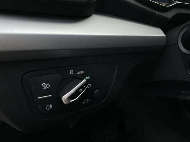 Білий Ауді Ку 5, об'ємом двигуна 2 л та пробігом 71 тис. км за 17600 $, фото 4 на Automoto.ua