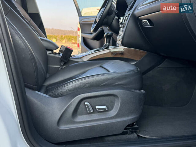 Белый Ауди Ку 5, объемом двигателя 2 л и пробегом 162 тыс. км за 14950 $, фото 49 на Automoto.ua
