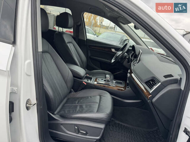 Белый Ауди Ку 5, объемом двигателя 1.98 л и пробегом 238 тыс. км за 18500 $, фото 24 на Automoto.ua