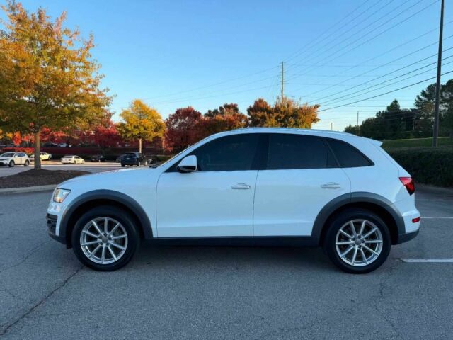 Білий Ауді Ку 5, об'ємом двигуна 2 л та пробігом 70 тис. км за 10800 $, фото 3 на Automoto.ua