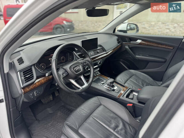 Белый Ауди Ку 5, объемом двигателя 1.98 л и пробегом 238 тыс. км за 18500 $, фото 15 на Automoto.ua