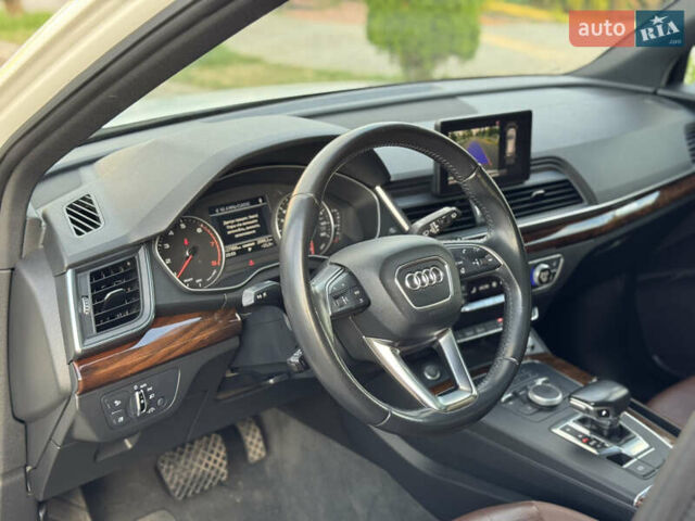 Белый Ауди Ку 5, объемом двигателя 2 л и пробегом 127 тыс. км за 24900 $, фото 37 на Automoto.ua