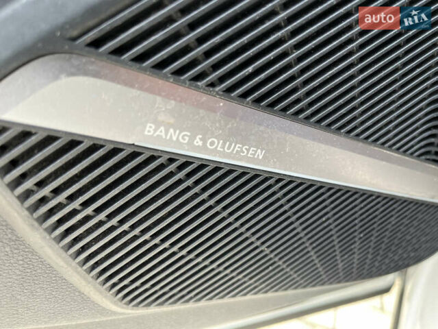 Белый Ауди Ку 5, объемом двигателя 2 л и пробегом 167 тыс. км за 22600 $, фото 22 на Automoto.ua