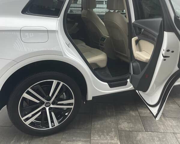 Белый Ауди Ку 5, объемом двигателя 2 л и пробегом 54 тыс. км за 27500 $, фото 10 на Automoto.ua