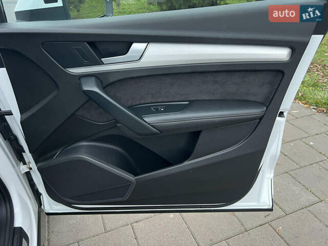 Белый Ауди Ку 5, объемом двигателя 1.97 л и пробегом 139 тыс. км за 28800 $, фото 61 на Automoto.ua