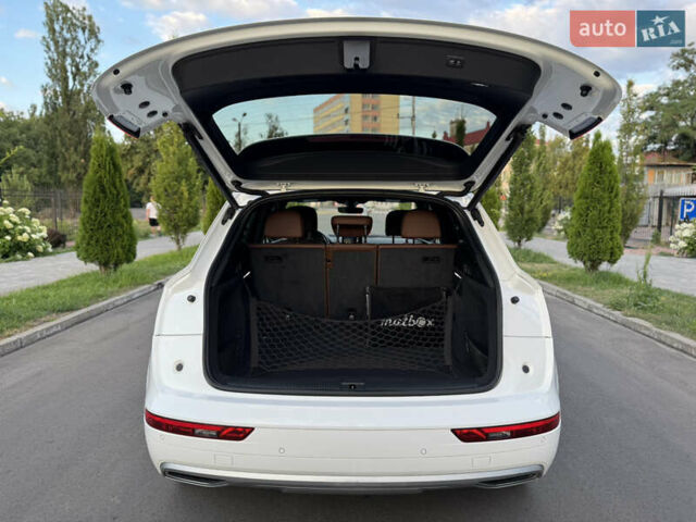 Белый Ауди Ку 5, объемом двигателя 2 л и пробегом 127 тыс. км за 24900 $, фото 75 на Automoto.ua