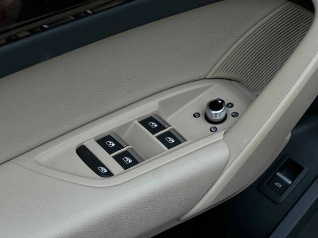 Белый Ауди Ку 5, объемом двигателя 2 л и пробегом 142 тыс. км за 25990 $, фото 9 на Automoto.ua