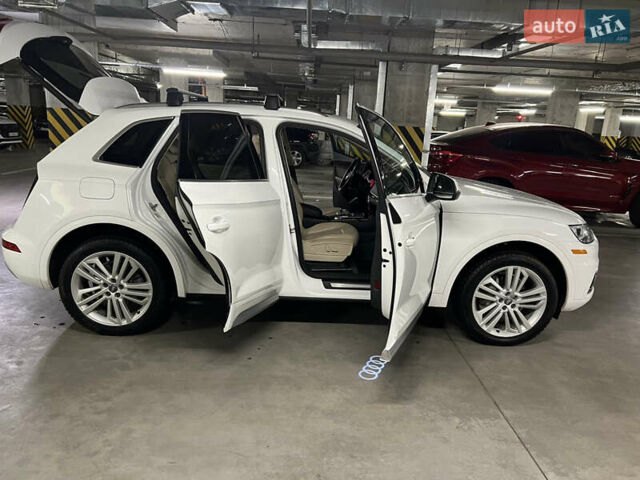 Белый Ауди Ку 5, объемом двигателя 1.98 л и пробегом 95 тыс. км за 21000 $, фото 3 на Automoto.ua