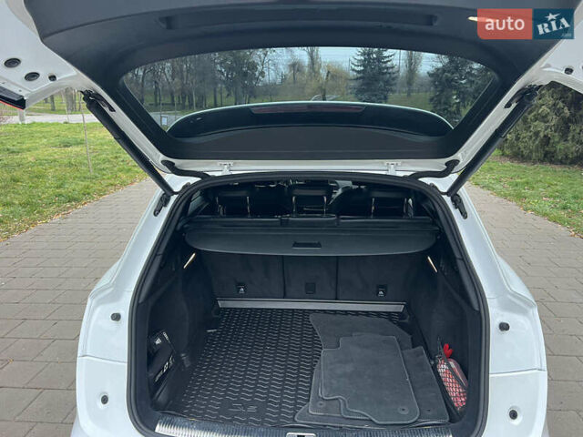 Белый Ауди Ку 5, объемом двигателя 1.97 л и пробегом 139 тыс. км за 28800 $, фото 68 на Automoto.ua