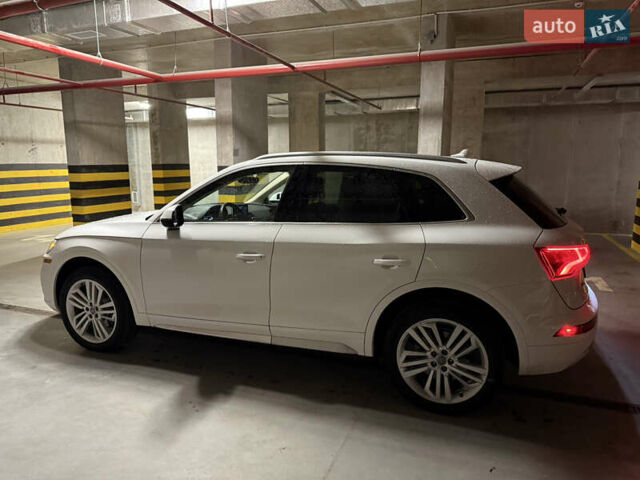 Ауді Ку 5 2017 у Рівному на Automoto.ua Білий Ауді Ку 5, об'ємом двигуна 1.98 л та пробігом 146 тис. км за 23900 $, фото 7 на Automoto.ua