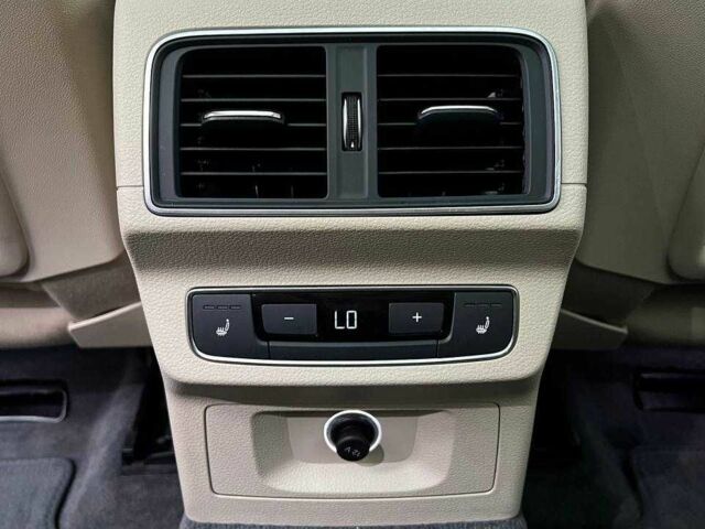 Белый Ауди Ку 5, объемом двигателя 2 л и пробегом 142 тыс. км за 25990 $, фото 17 на Automoto.ua